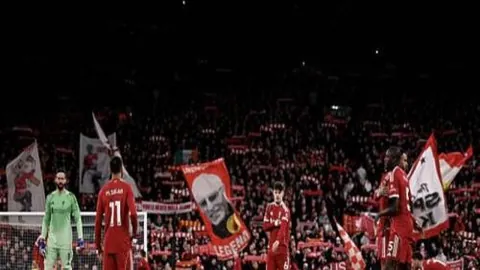 前温网冠军艾玛·拉迪卡努遭遇粉丝惊险突袭